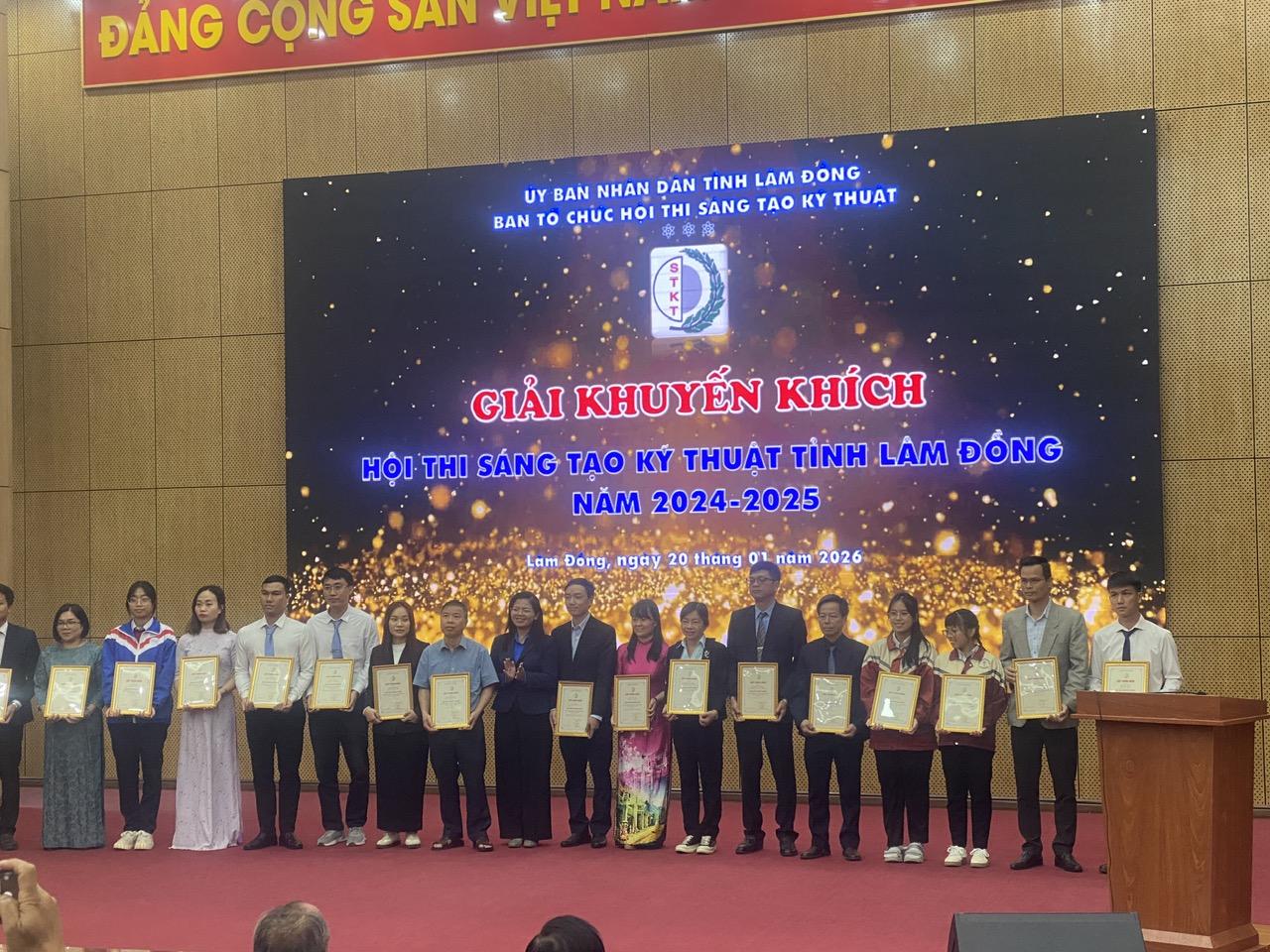 Trường THPT Phan Bội Châu - Di Linh lập thành tích chào mừng thành công Đại hội Đảng lần thứ XIV